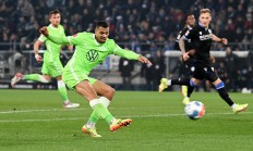 B体育体育注册-包含沃尔夫斯堡球员因伤退出本周比赛的词条