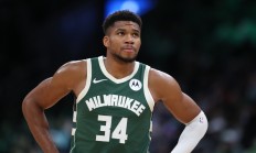 B体育体育链接-雄鹿惨败凯尔特人，遭受两连败