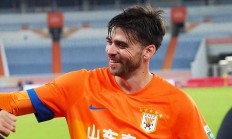 B体育体育竞技-国安战山东鲁能，取得关键三分