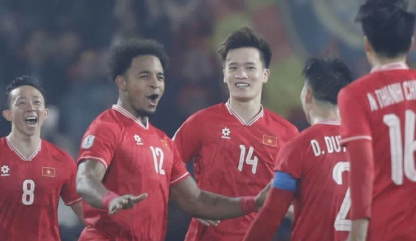 热门球队迎战劲敌,看谁能笑到最后 热门球队迎战劲敌,看谁能笑到最后