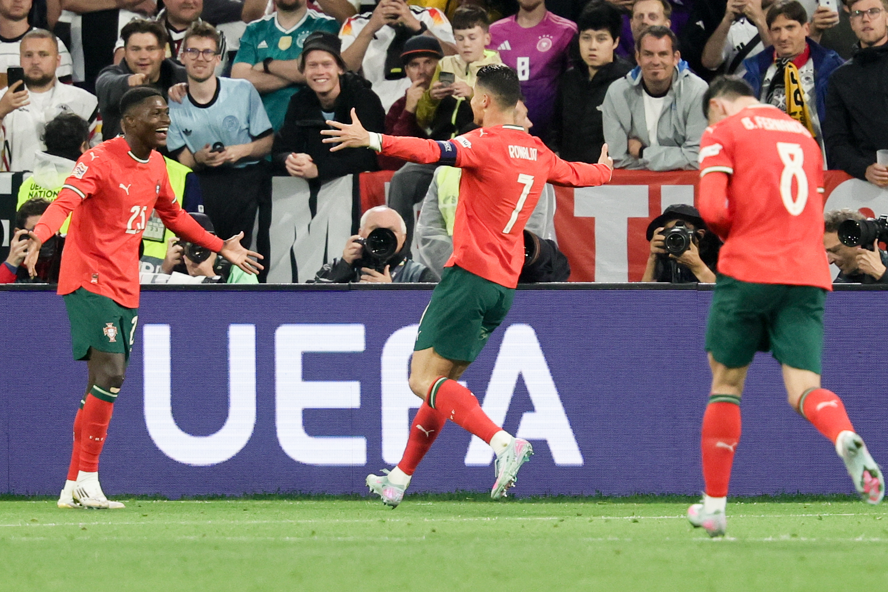 葡萄牙主场击败卢森堡，势如破竹的简单介绍