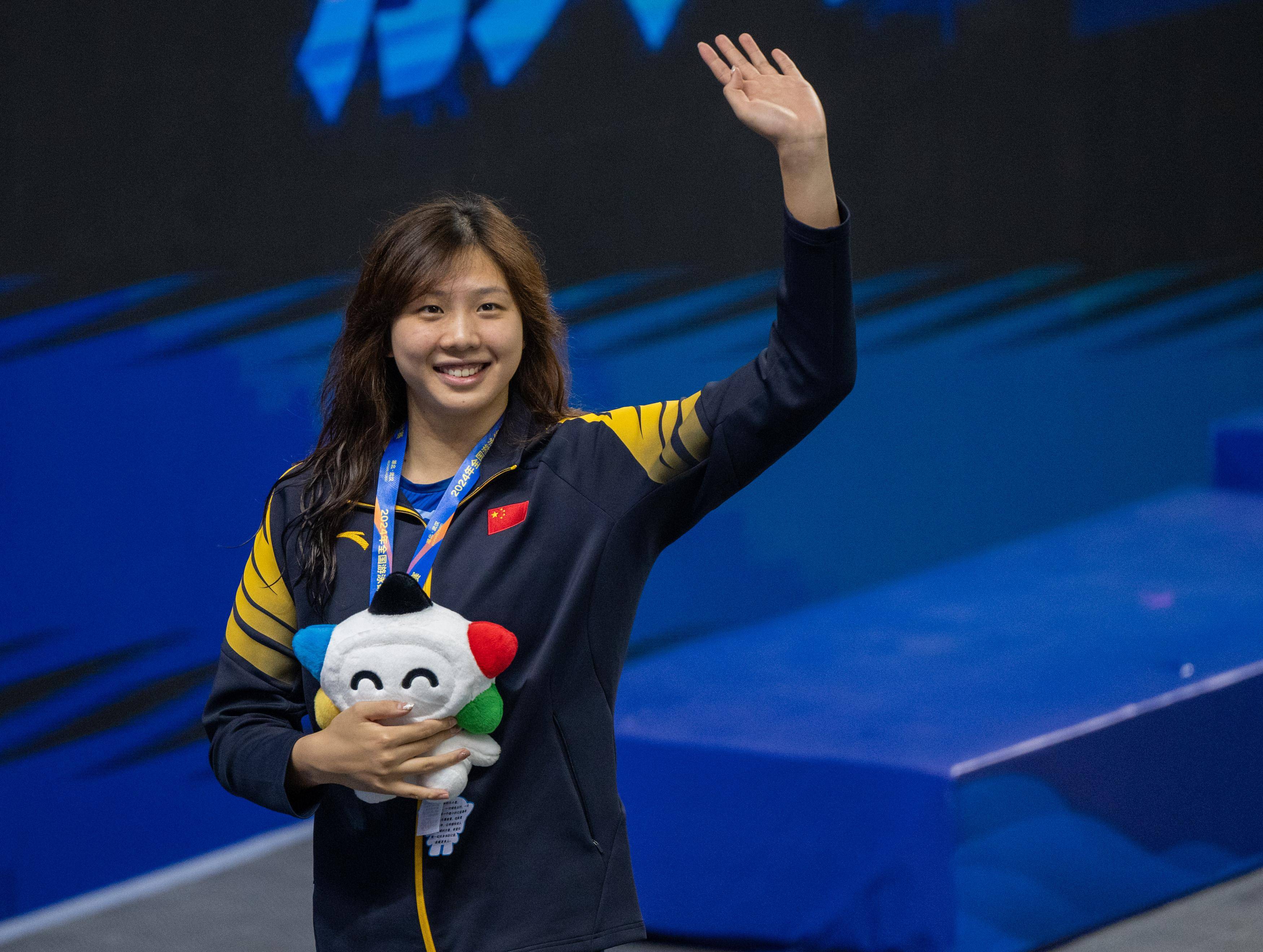 关于游泳女子蛙泳决赛选手势均力敌的信息