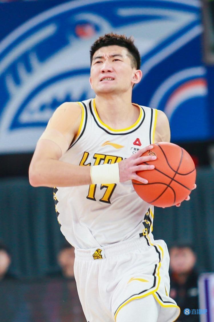 孙铭徽加盟新球队,备战新赛季CBA 孙铭徽加盟新球队,备战新赛季CBA