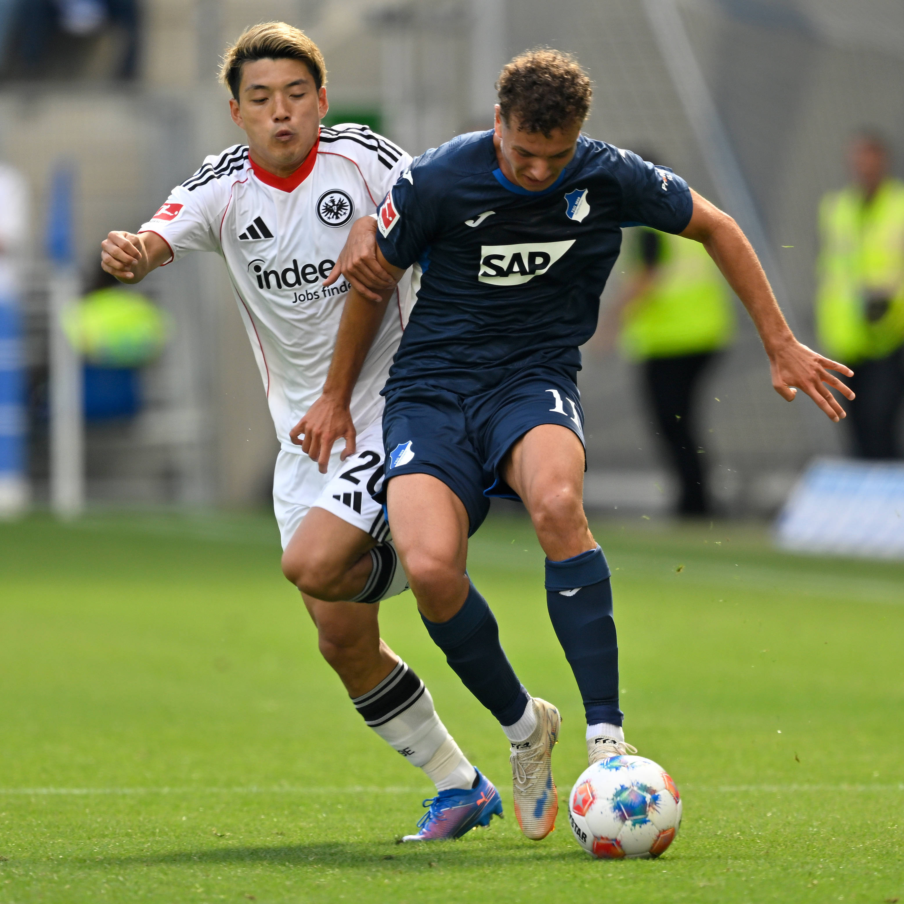 法兰克福在最新比赛中获得胜利 法兰克福在最新比赛中获得胜利