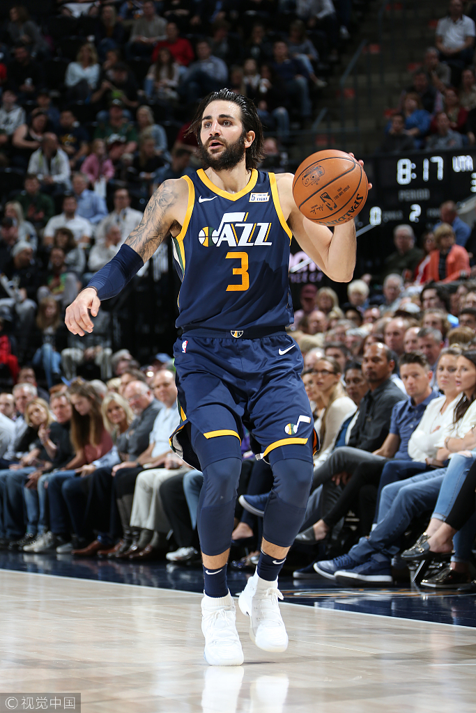 关于小牛逆袭爵士，唐西奇突破全队分球有度带领全队的信息