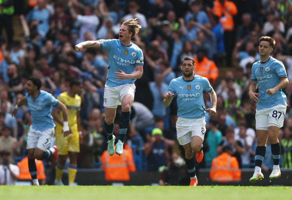 曼城顽强击败南安普顿，英超领跑