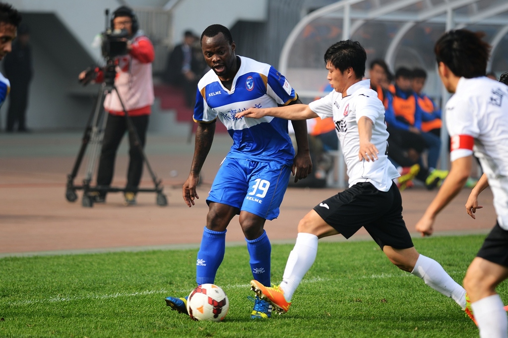 河北华夏幸福门将扑救精彩，助球队获胜