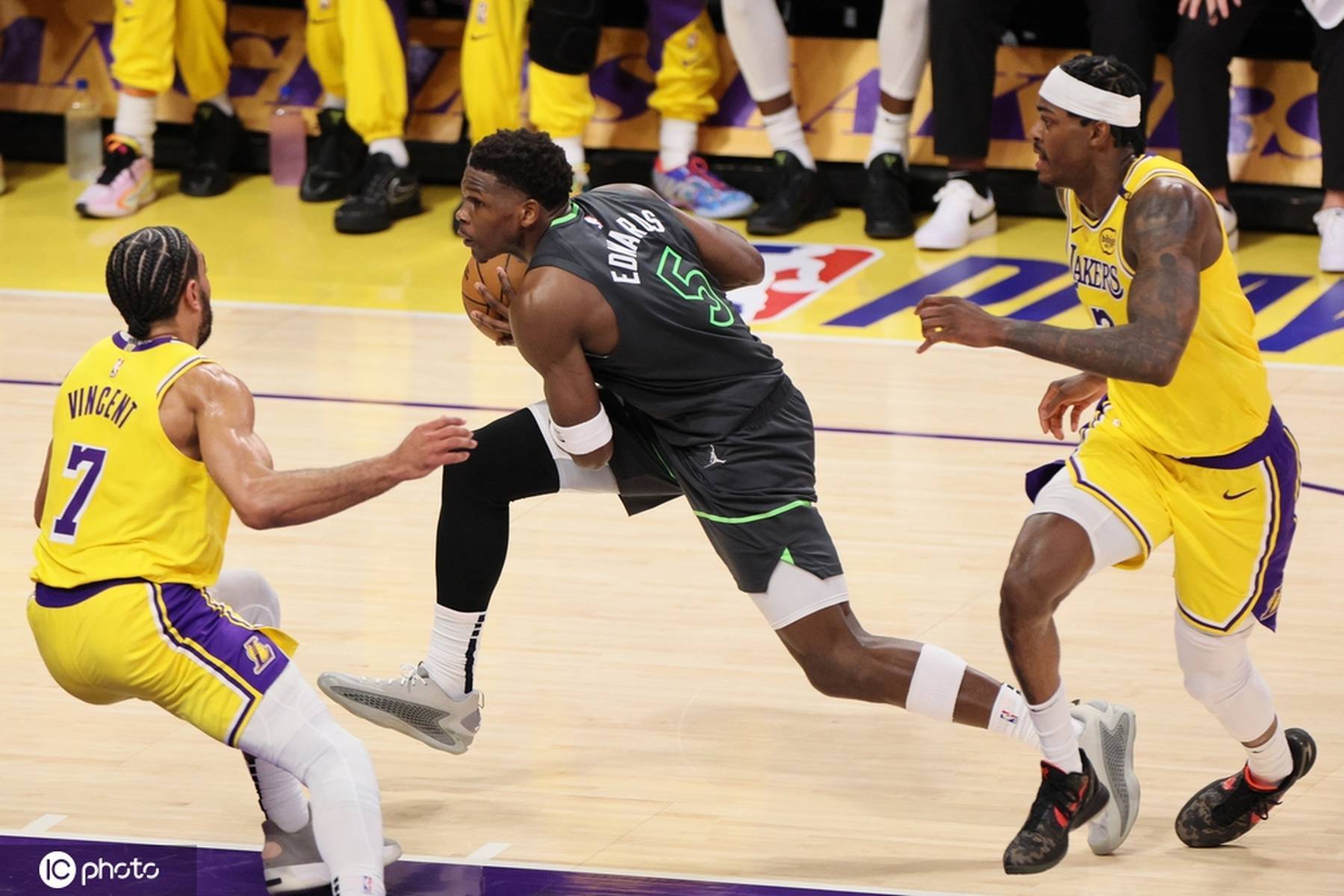 森林狼惨败魔术，四连败境地的简单介绍