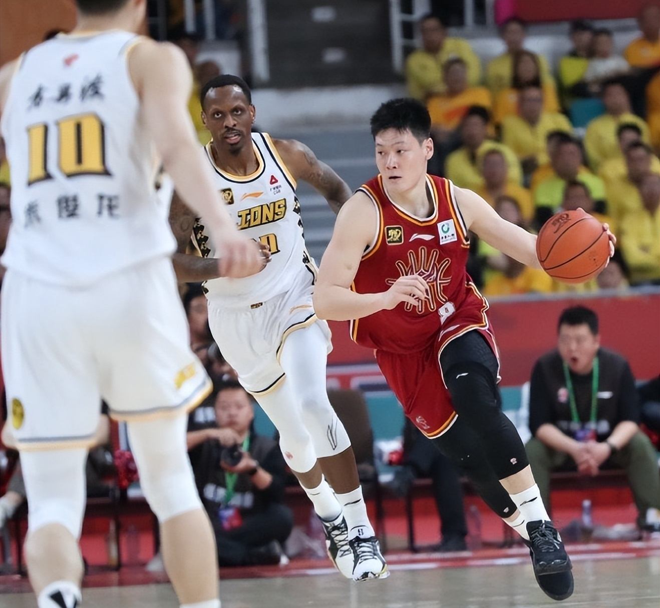 包含湖南男篮客场击败浙江队,稳固前八的词条 包含湖南男篮客场击败浙江队,稳固前八的词条