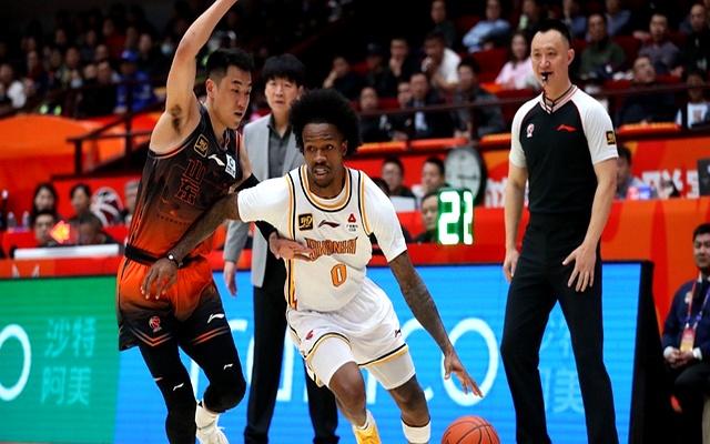 重庆队在惊心动魄比赛中击败对手 重庆队在惊心动魄比赛中击败对手