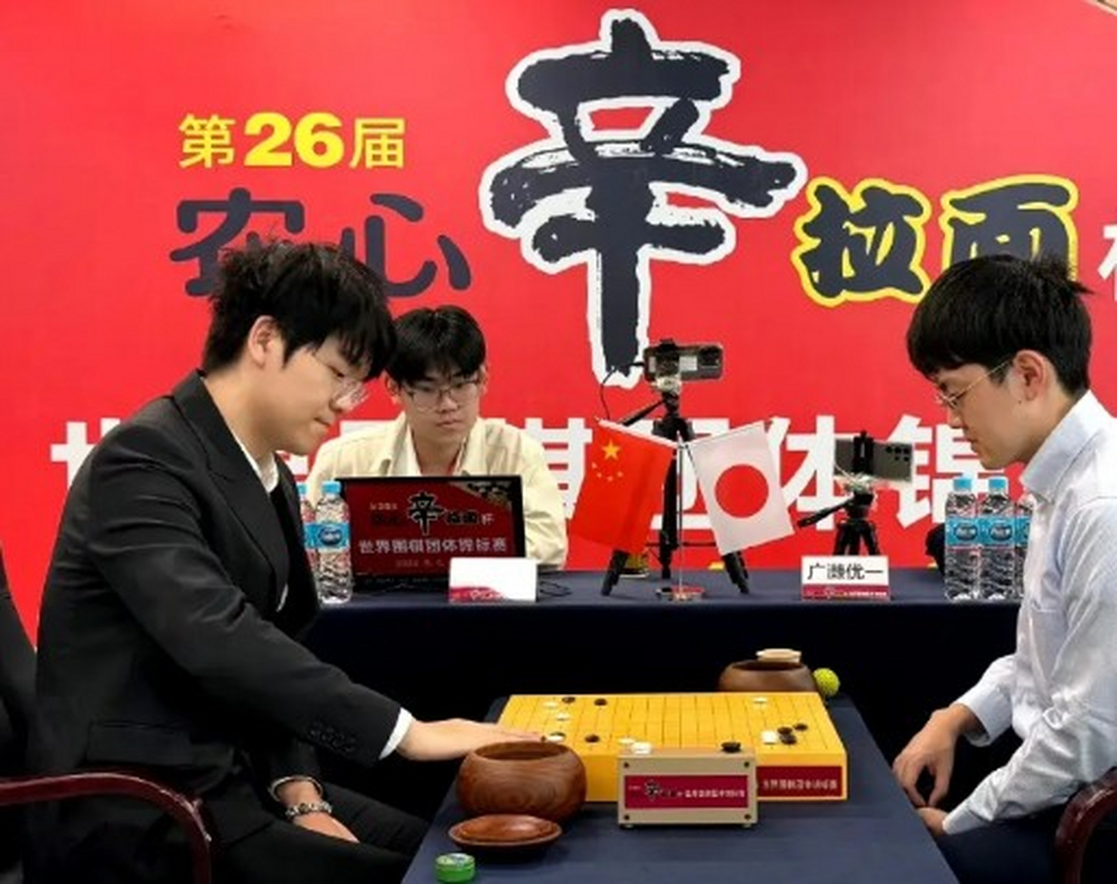 只需一击！运动员轻松斩获冠军