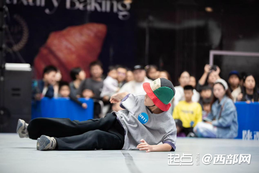 赛事精彩不断，观众尽情期待尽情观赏